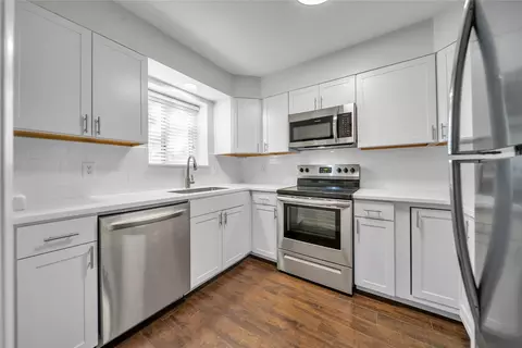 5043 Les Chateaux Dr #214, Dallas, TX 75235