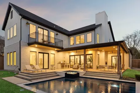 1811 Bermuda St, Dallas, TX 75214