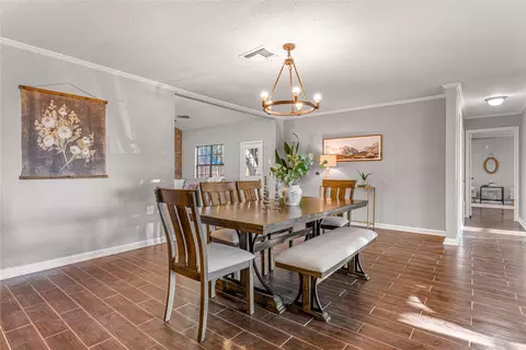 Dining - 903 S Old Temple Rd, Lorena, TX 76655 photo 3 of 4
