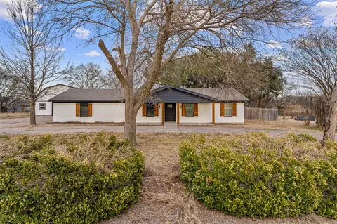 903 S Old Temple Rd, Lorena, TX 76655
