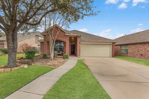 708 Saddleway Dr, Fort Worth, TX 76179