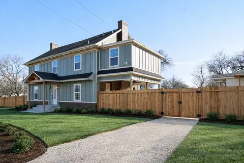 5120 Barnett St, Fort Worth, TX 76112