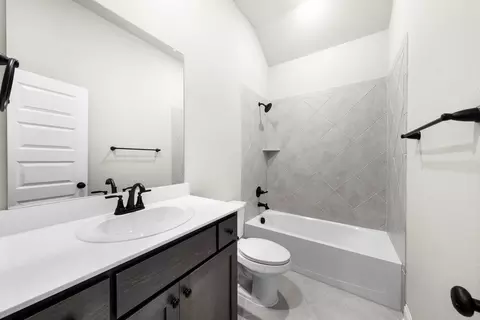 Bath - 121 Doris Dr, Canton, TX 75103 photo 5 of 5