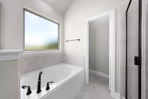 Bath - 121 Doris Dr, Canton, TX 75103 photo 4 of 5