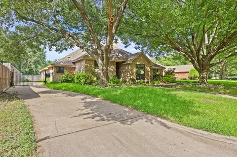 1514 Pickwick Ln, Denton, TX 76209