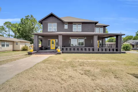 805 E Wise St, Bowie, TX 76230