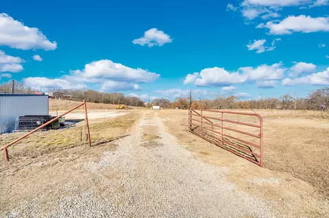83 Baugh Rd, Gainesville, TX 76240 photo 2