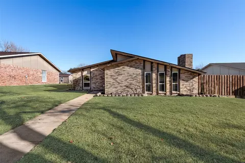 3422 Knoll Point Dr, Garland, TX 75043