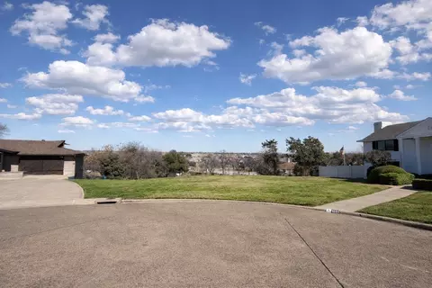 4505 Crown Knoll Cir, Dallas, TX 75232