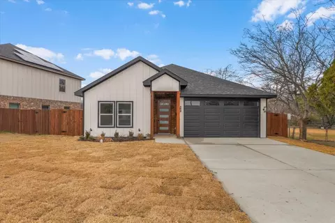 415 Hensley Dr, Grand Prairie, TX 75050