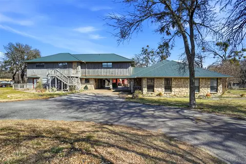 1901 Adams Ln, Azle, TX 76020