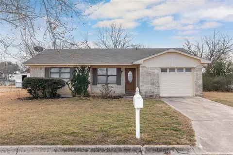 3901 Crestridge Dr, Brownwood, TX 76801
