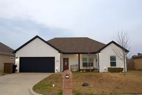 1711 Fred St, Greenville, TX 75401