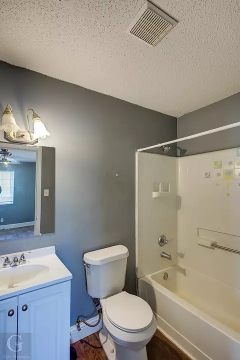 Bath - 9626 Highway 3, Plain Dealing, LA 71064 photo 1 of 2