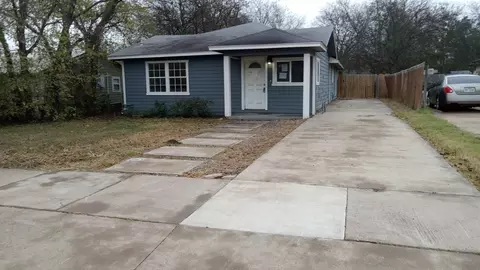 1105 Poindexter Ave, Cleburne, TX 76033