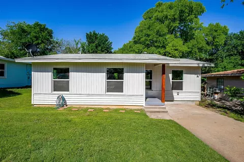 1220 S Brazos St, Weatherford, TX 76086