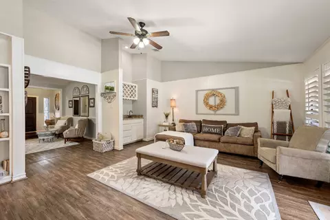Living - 3229 David Dr, Hurst, TX 76054 photo 2 of 2