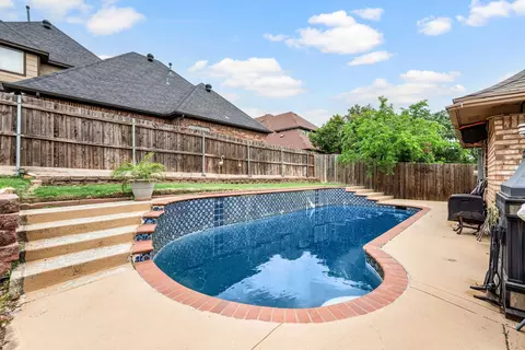 Exterior - 3229 David Dr, Hurst, TX 76054 photo 3 of 4
