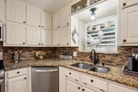 Kitchen - 3229 David Dr, Hurst, TX 76054 photo 3 of 5
