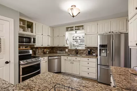 Kitchen - 3229 David Dr, Hurst, TX 76054 photo 1 of 5