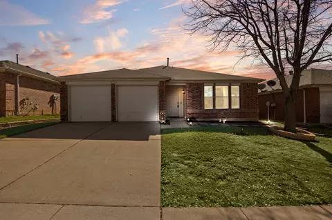 1812 Wind Dancer Trl, Fort Worth, TX 76131