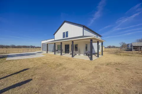 800 E Joplin Rd, Bridgeport, TX 76426