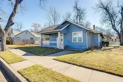 911 W Chambers St, Cleburne, TX 76033