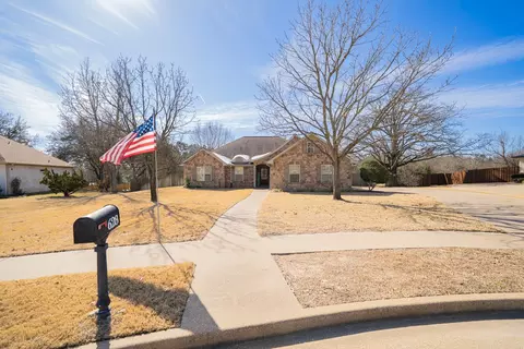 628 Abbey Rd, Lindale, TX 75771