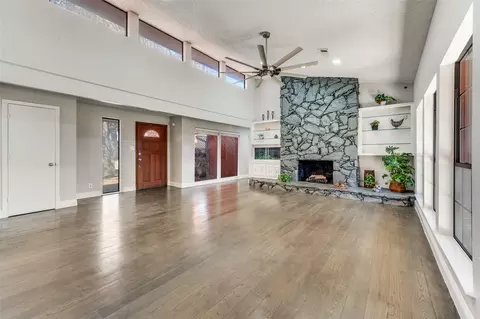 Living - 3808 E Runge Ct E, Irving, TX 75038 photo 4 of 7