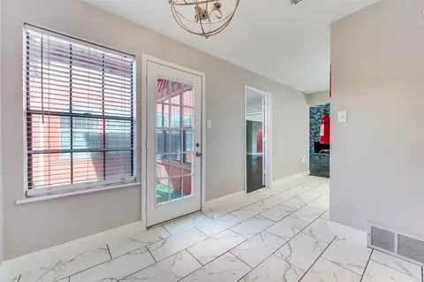 Entry Way - 3808 E Runge Ct E, Irving, TX 75038 photo 4 of 4