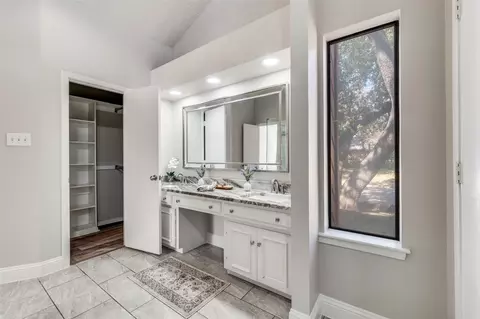 Bath - 3808 E Runge Ct E, Irving, TX 75038 photo 3 of 5