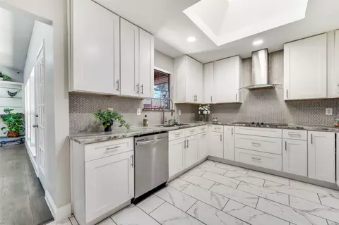 Kitchen - 3808 E Runge Ct E, Irving, TX 75038 photo 1 of 3