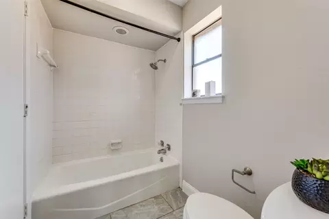 Bath - 3808 E Runge Ct E, Irving, TX 75038 photo 5 of 5