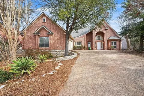 7006 Stone Bluff Ct, Granbury, TX 76048