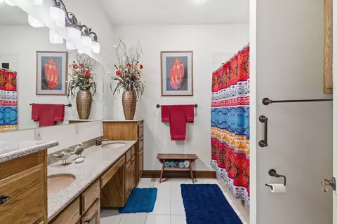 Bath - 3601 Springfield Rd, Springtown, TX 76082 photo 3 of 5
