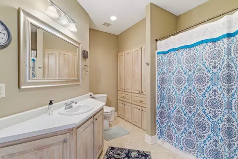 Bath - 3601 Springfield Rd, Springtown, TX 76082 photo 4 of 5