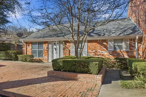 907 Roaring Springs Rd, Fort Worth, TX 76114