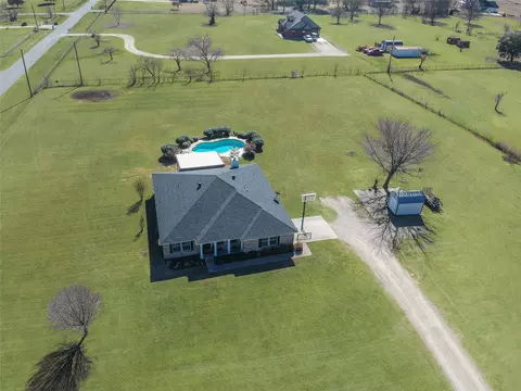 9800 Silver Creek Dr, Scurry, TX 75158