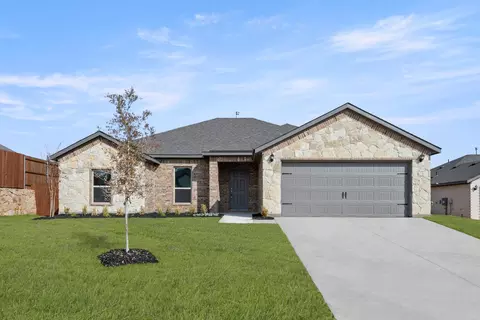 805 Stone Eagle Dr, Azle, TX 76020