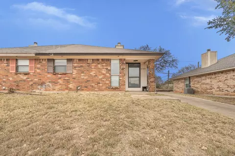 5709 Ranchogrande Dr, Arlington, TX 76017