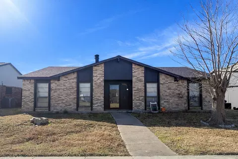 4913 Walker Dr, The Colony, TX 75056
