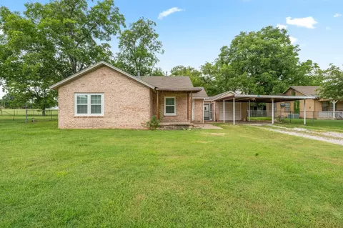 1116 S Texas St, De Leon, TX 76444