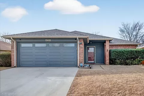 508 Valley Mills Dr, Arlington, TX 76018
