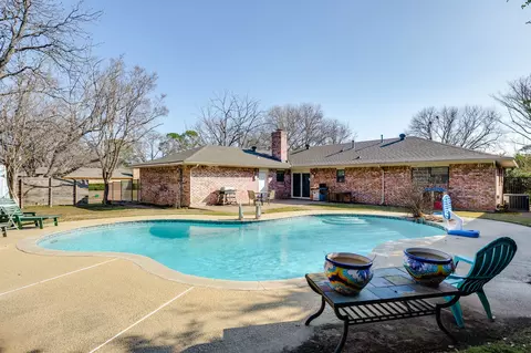 2422 Nottingham Pl, Grand Prairie, TX 75050