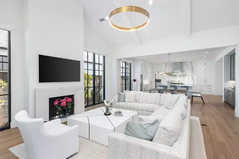 9134 Bluff Hollow Ct, Dallas, TX 75220