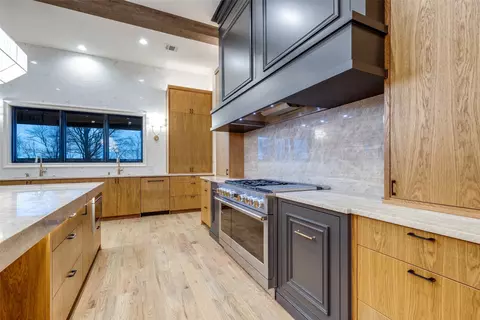 Kitchen - 3516 Fairway Dr, Argyle, TX 76226 photo 4 of 5