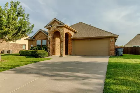 3105 Clear Springs Dr, Forney, TX 75126
