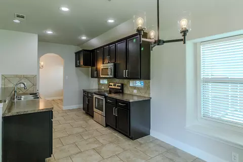 3105 Clear Springs Dr, Forney, TX 75126