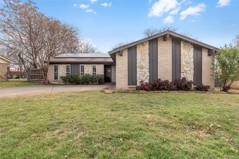 7504 Lola Dr, North Richland Hills, TX 76180