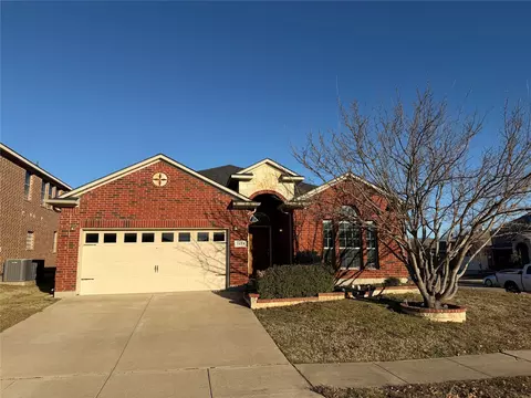 7823 Black Willow Ln, Arlington, TX 76002